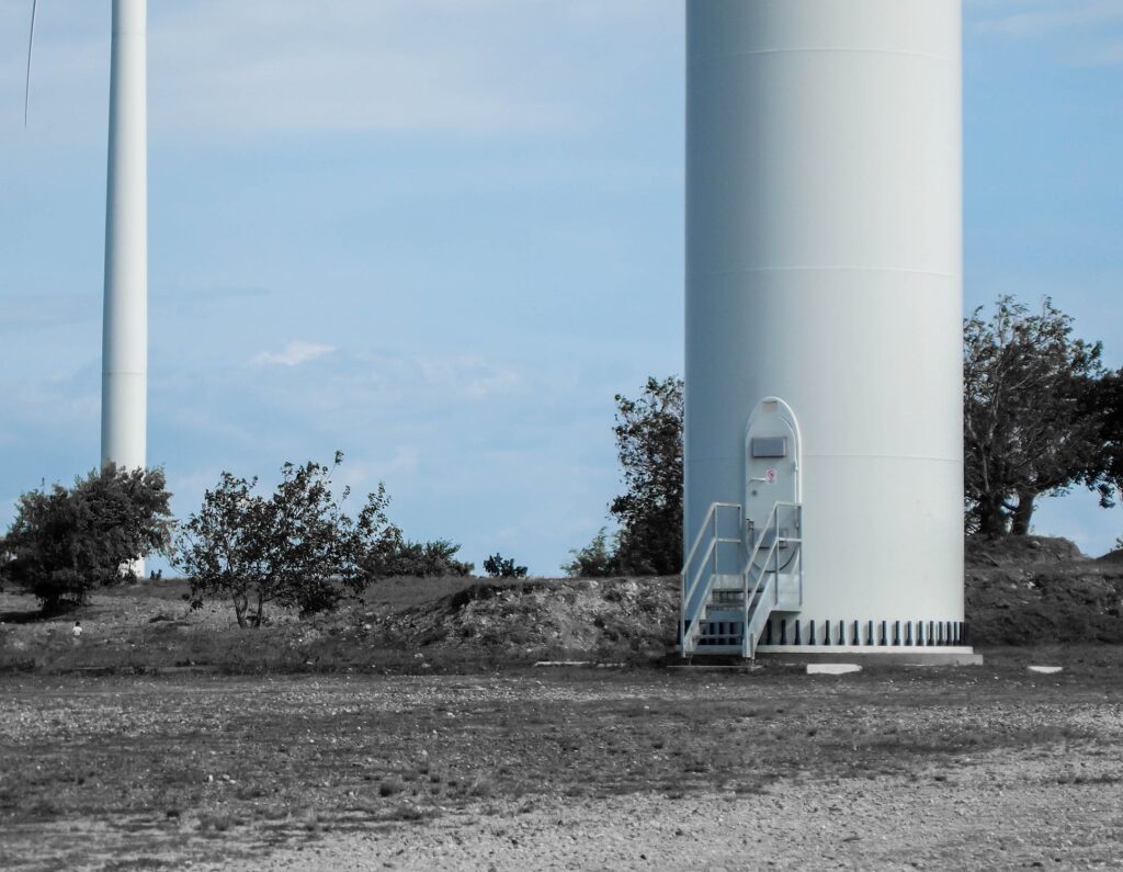 Las torres de los aerogeneradores pueden fabricarse en madera para evitar la contaminación del acero actual.